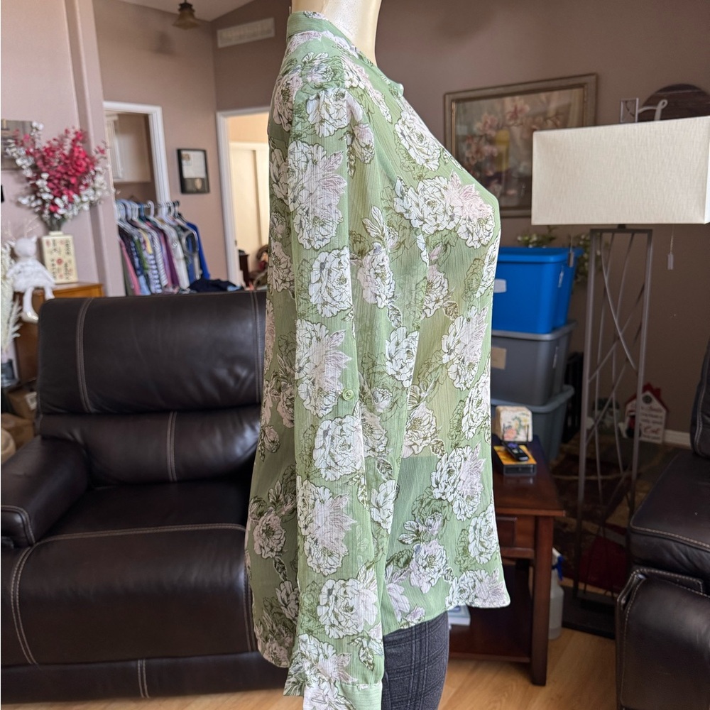 Kut From The Kloth Sheer Green Floral Button-up Blouse - White Roses - Medium - Picture 7 of 9